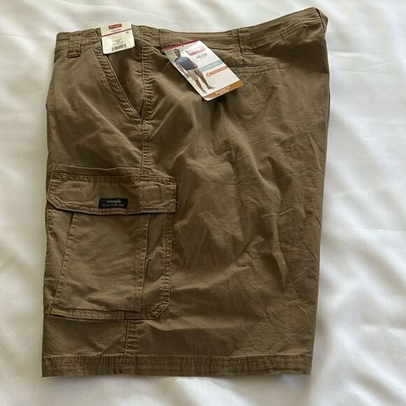 Ripstop Cargo Shorts Mens 46 Brown Wrangler - Picture 1 of 3